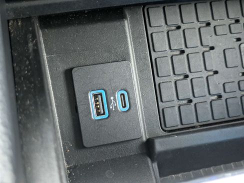 Used 2024 Ford Expedition XLT AWD/4WD image 24