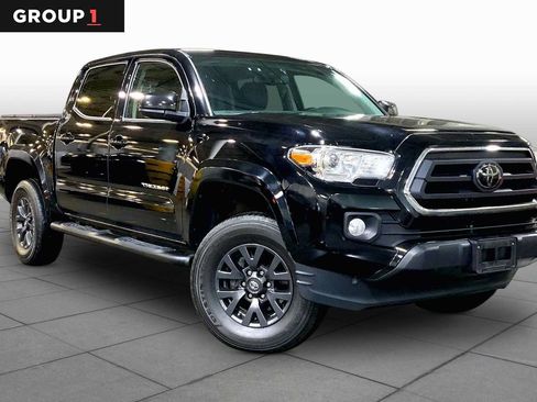 Certified 2023 Toyota Tacoma SR5 AWD/4WD image 3
