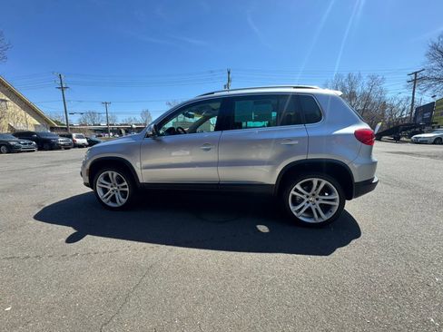 Used 2016 Volkswagen Tiguan SEL image 3