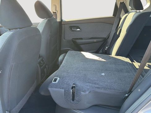 Used 2023 Nissan Rogue SV image 19