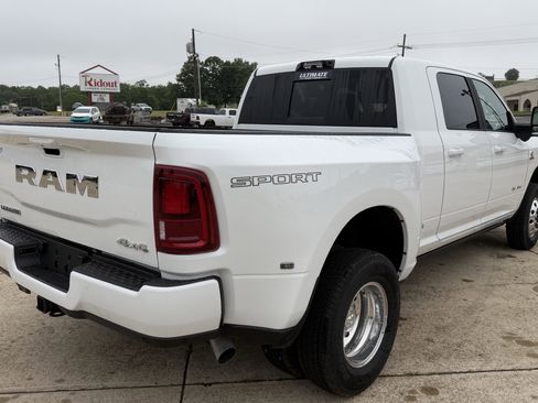 New 2026 RAM 3500 Laramie AWD/4WD image 13