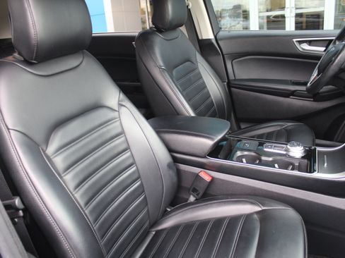 Used 2019 Ford Edge SEL w/ Equipment Group 201A AWD/4WD image 29