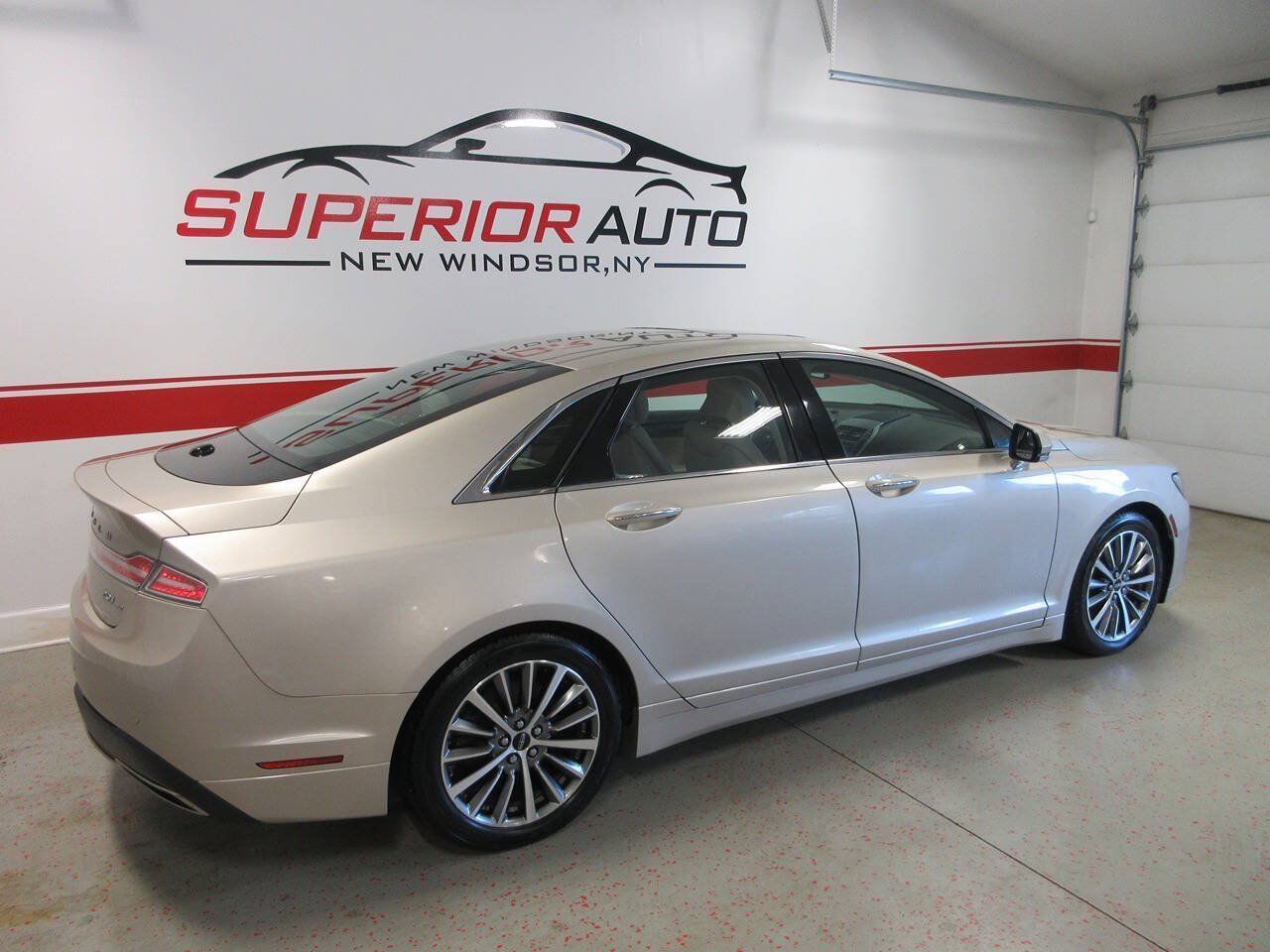 Used 2017 Lincoln MKZ Select AWD/4WD image 4