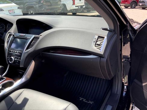 Used 2016 Acura TLX image 18