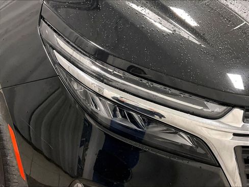 Used 2024 Chevrolet Equinox LT image 32