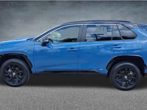 Used 2025 Toyota RAV4 XSE AWD/4WD image 2