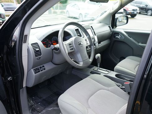 Used 2019 Nissan Frontier SV image 12