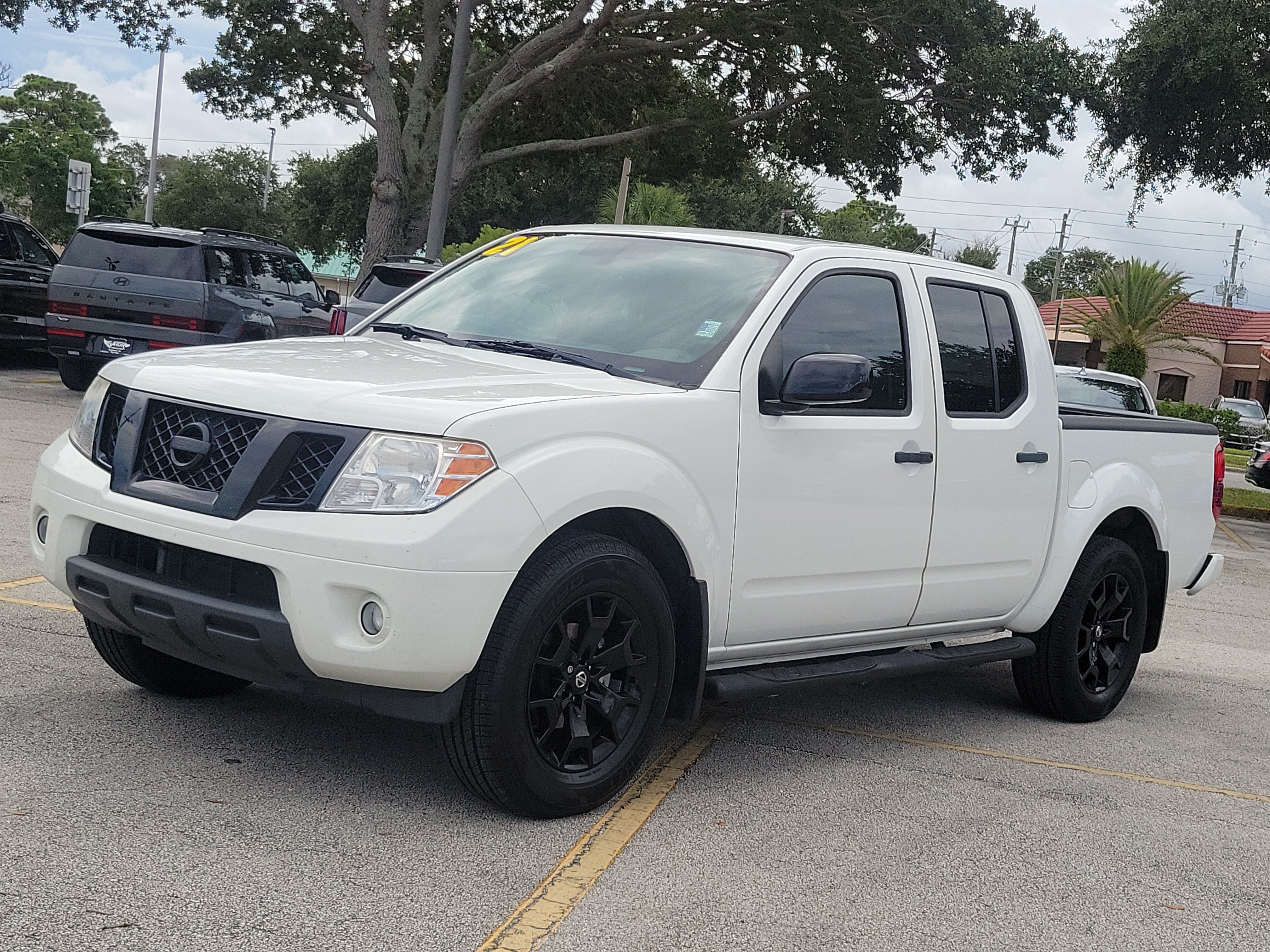 Used 2021 Nissan Frontier SV w/ Midnight Edition Floor Mats RWD image 2