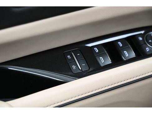 Used 2022 Cadillac Escalade Premium Luxury w/ LPO, Illumination Package image 36