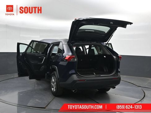 Used 2025 Toyota RAV4 XLE AWD/4WD image 53