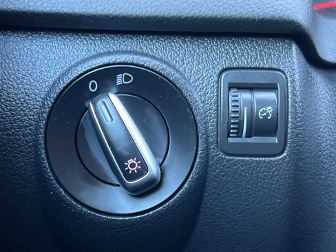 Used 2017 Volkswagen Tiguan Limited w/ Premium Package FWD image 30