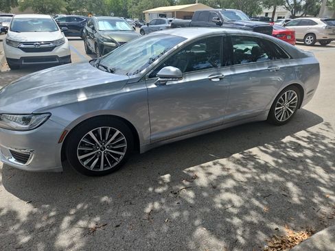 Used 2020 Lincoln MKZ FWD image 13
