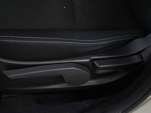 Used 2014 Subaru Crosstrek 2.0i Premium AWD/4WD image 23