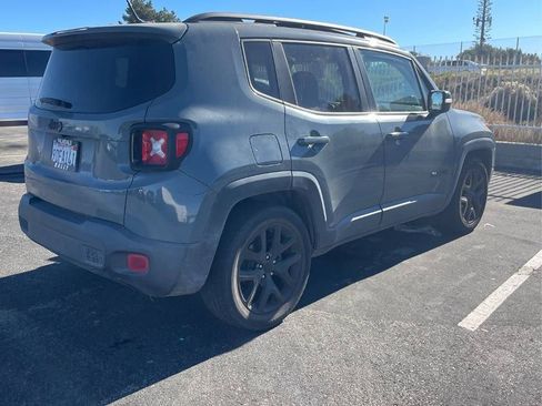 Used 2017 Jeep Renegade Altitude image 5