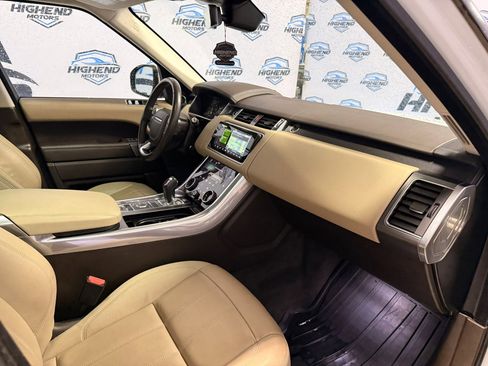 Used 2020 Land Rover Range Rover Sport SE image 27