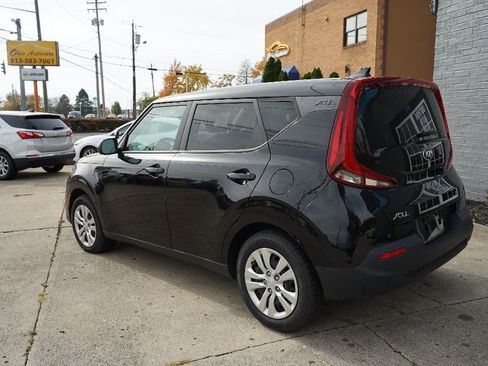 Used 2021 Kia Soul LX image 7