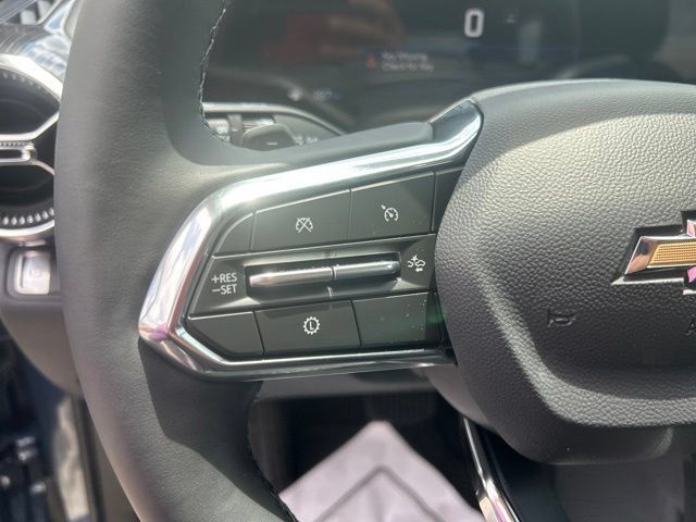 New 2026 Chevrolet Equinox LT w/ Safety and Technology Package FWD image 17