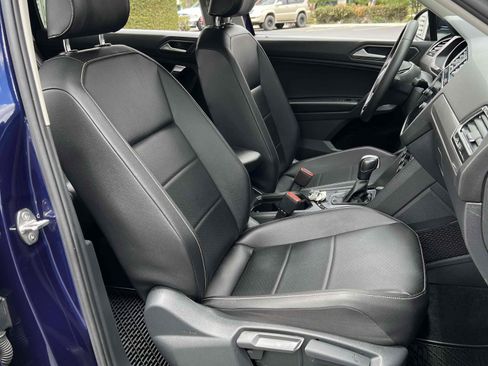 Used 2021 Volkswagen Tiguan SE FWD image 47