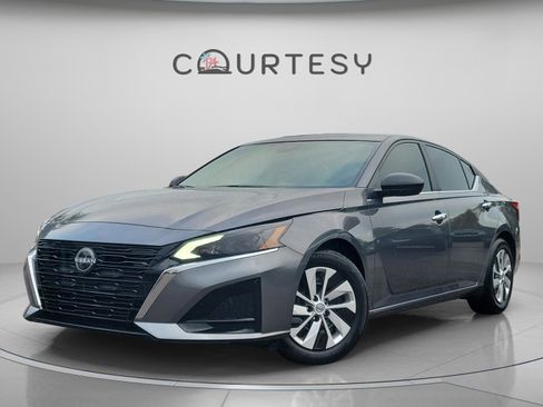 Certified 2025 Nissan Altima 2.5 S image 1