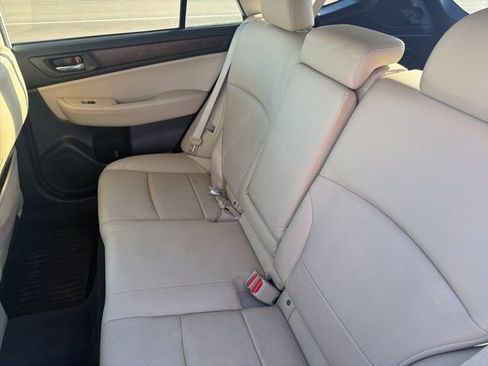 Used 2016 Subaru Outback 2.5i Limited image 9