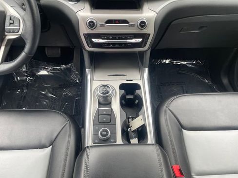 Used 2022 Ford Explorer XLT w/ Equipment Group 202A AWD/4WD image 11