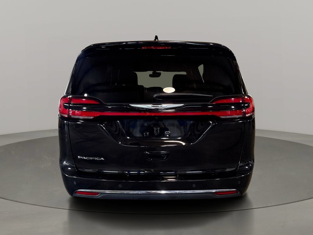 Used 2025 Chrysler Pacifica Select FWD image 6