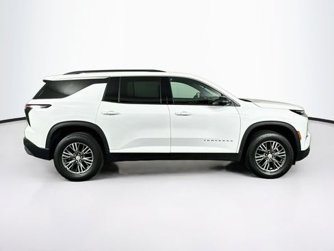 Used 2024 Chevrolet Traverse LT FWD image 10