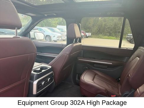 Used 2023 Ford Expedition Limited AWD/4WD image 12