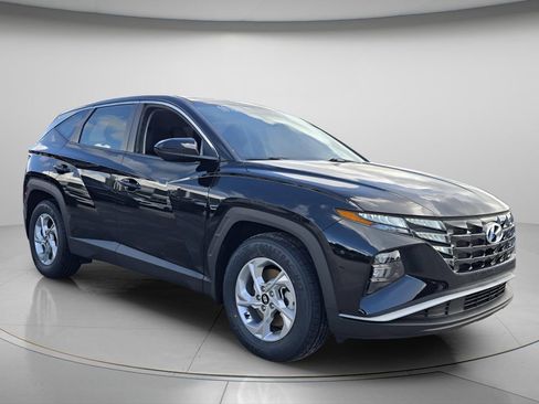 Certified 2024 Hyundai Tucson SE FWD image 9