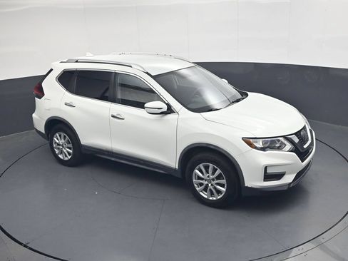 Used 2018 Nissan Rogue SV AWD/4WD image 16