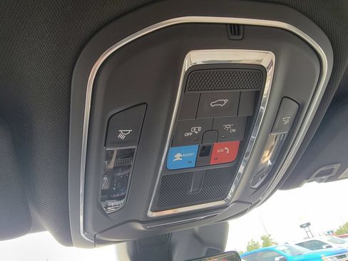 Used 2023 Jeep Grand Cherokee L Limited w/ Luxury Tech Group II RWD image 20