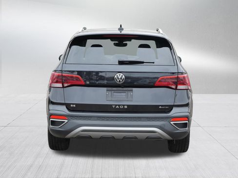 Certified 2023 Volkswagen Taos SE w/ Panoramic Sunroof Package image 6