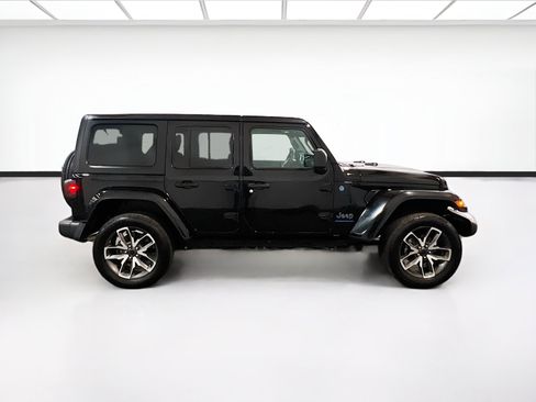 Used 2024 Jeep Wrangler Unlimited AWD/4WD image 23