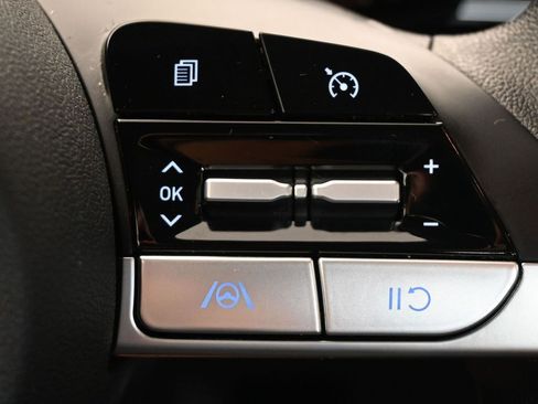 Used 2022 Hyundai Elantra Blue image 27