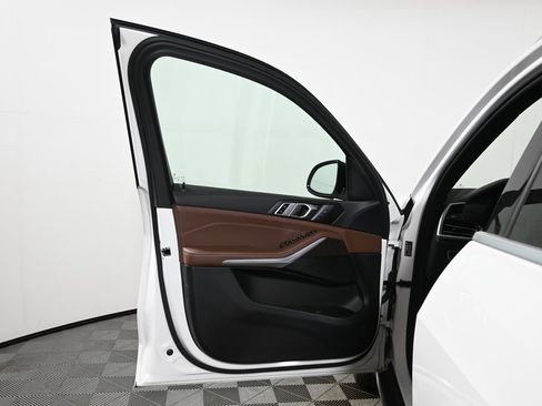 Used 2022 BMW X5 xDrive40i w/ Premium Package AWD/4WD image 28