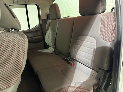 Used 2012 Nissan Frontier PRO-4X AWD/4WD image 23