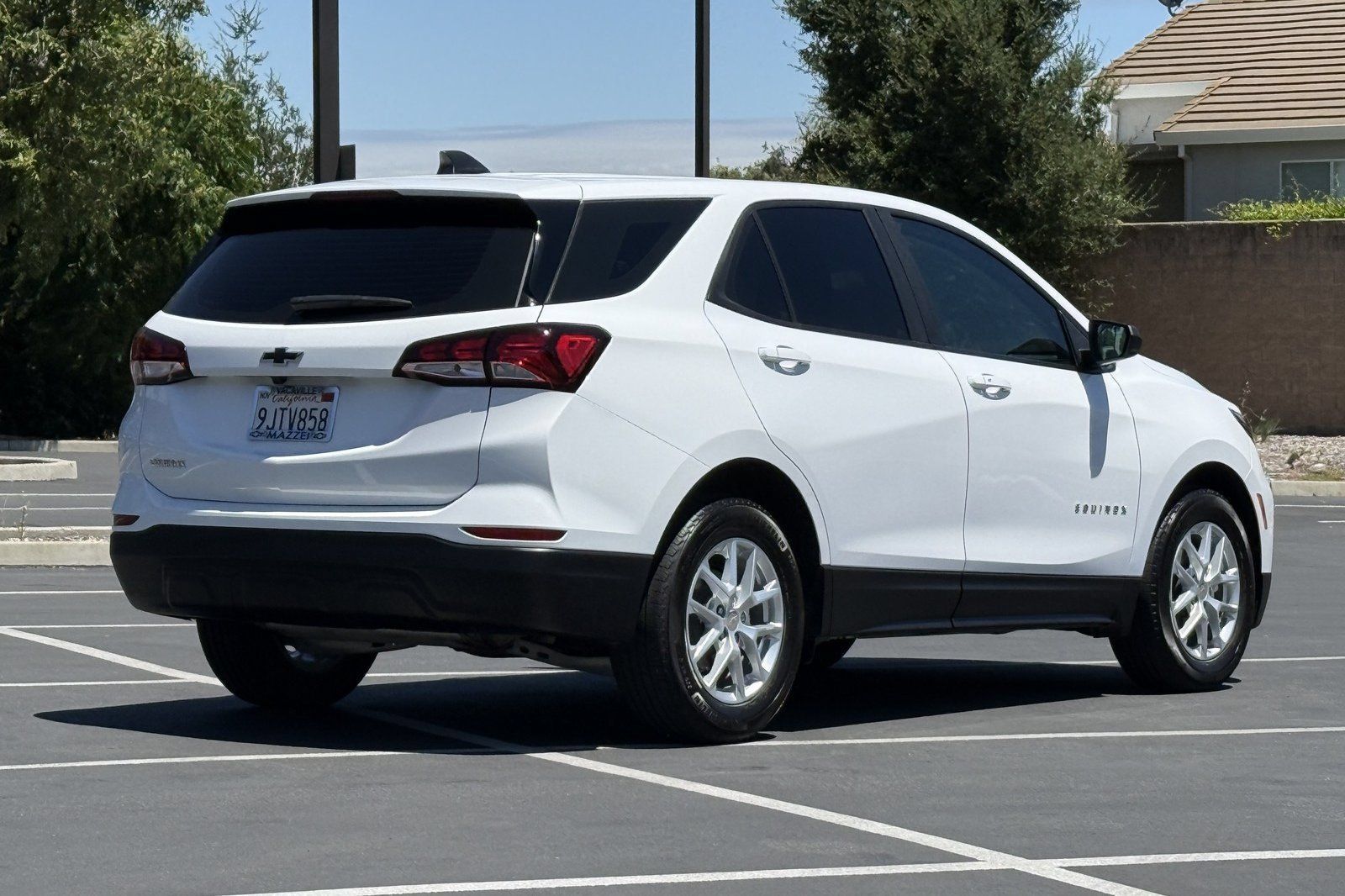 Used 2024 Chevrolet Equinox LS FWD image 10