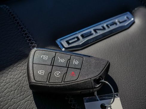 New 2026 GMC Yukon Denali w/ Denali Reserve Package AWD/4WD image 41