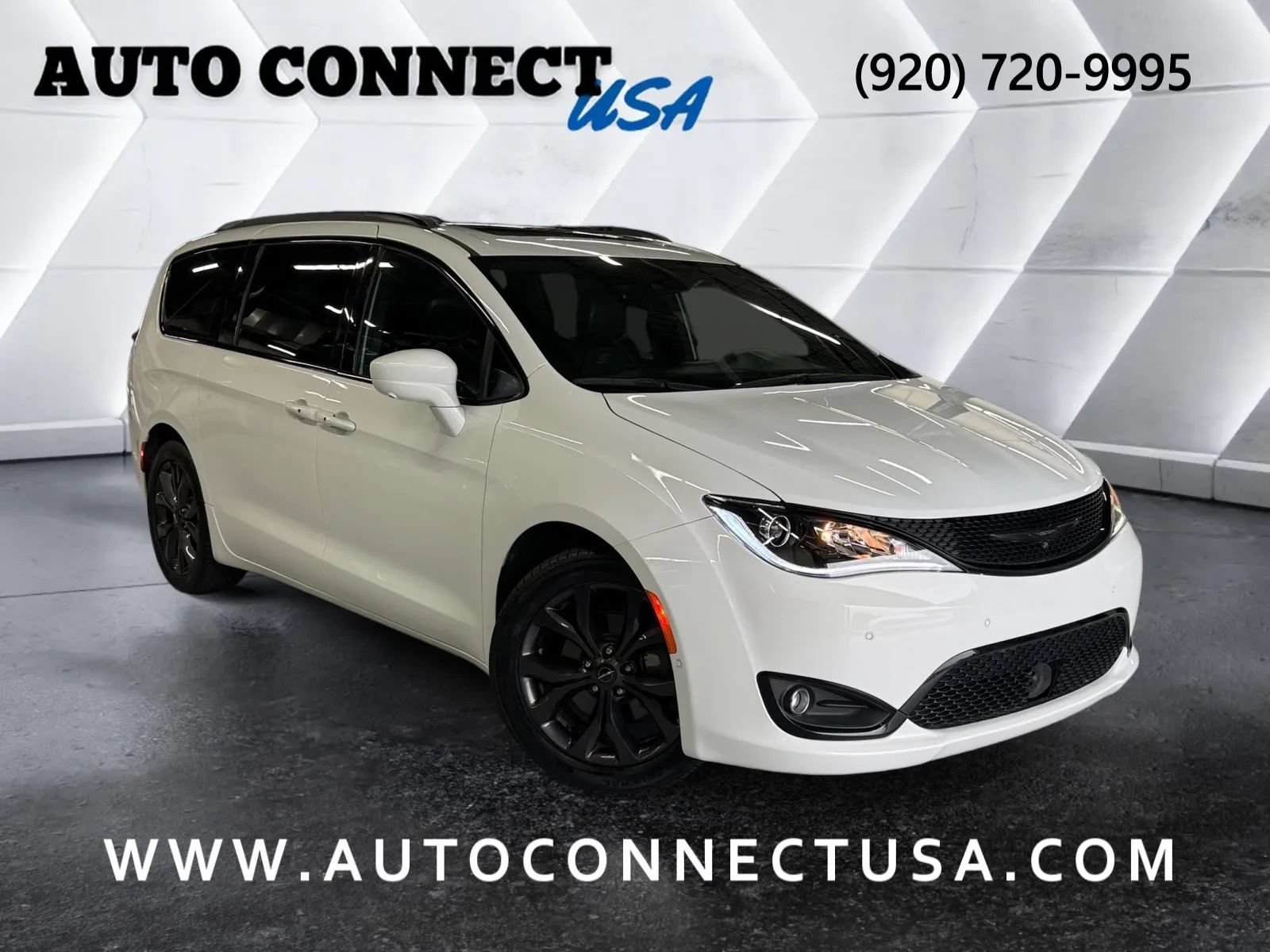 Used 2018 Chrysler Pacifica Touring-L Plus w/ Advanced Safetytec Group FWD image 3
