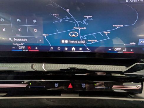 Certified 2025 BMW 530i xDrive w/ Premium Package image 24