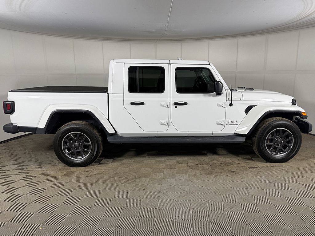 Used 2022 Jeep Gladiator Overland AWD/4WD image 11
