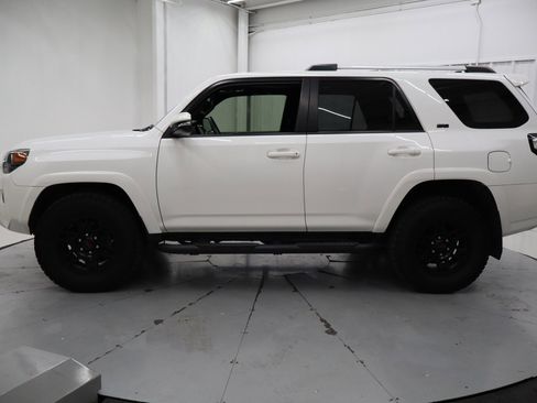 Used 2021 Toyota 4Runner SR5 Premium image 9