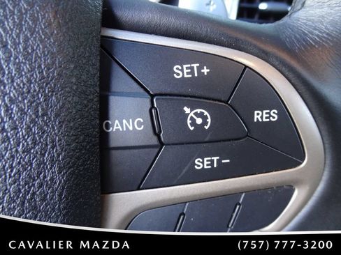 Used 2015 Jeep Grand Cherokee Limited AWD/4WD image 23