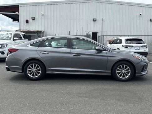 Used 2018 Hyundai Sonata SE image 2