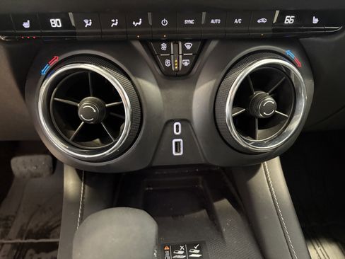 Used 2024 Chevrolet Blazer LT w/ Convenience Package image 14