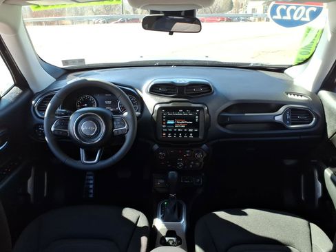Used 2022 Jeep Renegade Latitude image 10