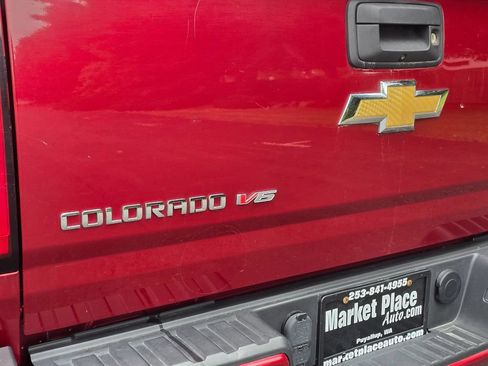Used 2017 Chevrolet Colorado Z71 AWD/4WD image 12