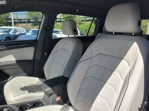 Used 2020 Volkswagen Tiguan SEL Premium R-Line w/ 3rd Row Seat Package AWD/4WD image 23