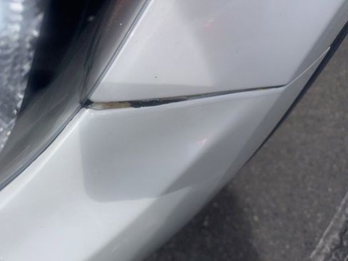 Used 2019 Toyota Highlander XLE FWD image 2