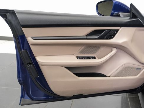 Used 2022 Porsche Taycan 4S image 38